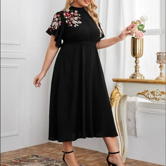 Black plus size ruffle sleeves embroidered belted dress - Picture 10 of 16